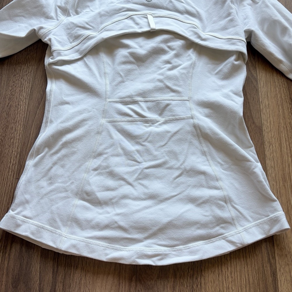 Lululemon white Define Jacket Size 6 Good Condition With Tear Away Tag - Picture 6 of 8